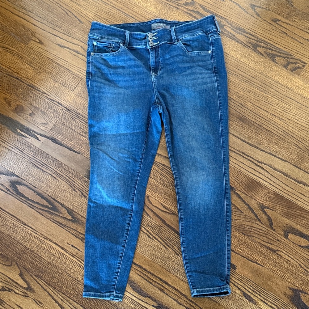 B14 Torrid Women’s 16 Short Jegging Dark Blue Skinny Jeans